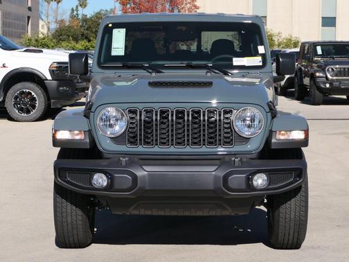 2026 Jeep Gladiator Sport S