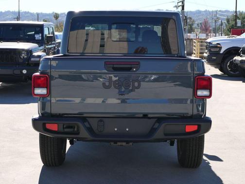 2026 Jeep Gladiator Sport S