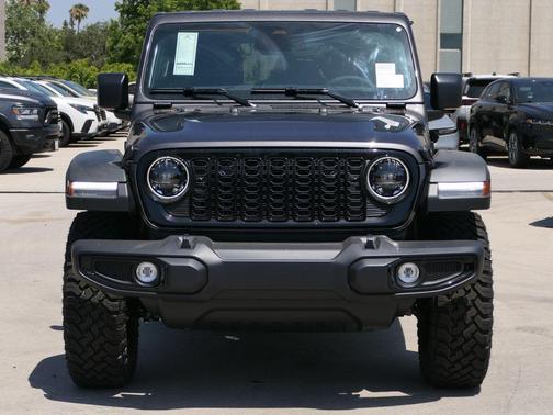 Granite Crystal Metallic Clearcoat 2026 Jeep Wrangler Willys