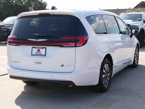 2023 Chrysler Pacifica Hybrid Limited