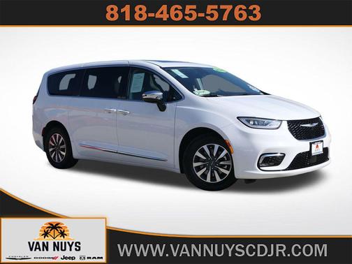 2023 Chrysler Pacifica Hybrid Limited
