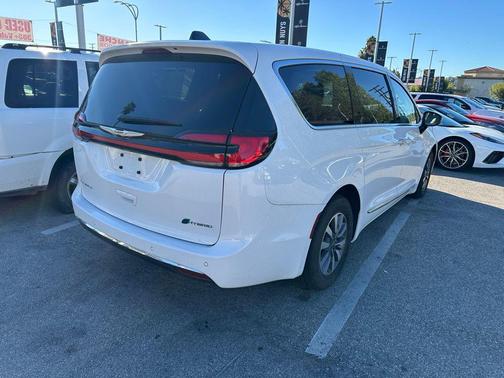 2023 Chrysler Pacifica Hybrid Limited