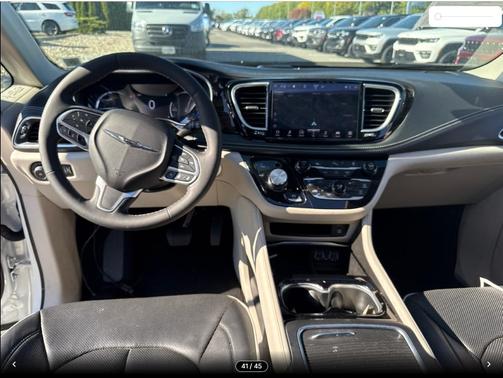2023 Chrysler Pacifica Hybrid Limited