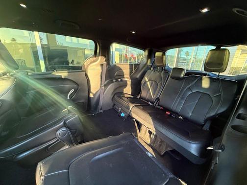 2025 Chrysler Pacifica L