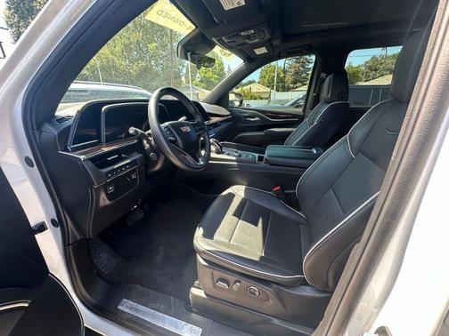 2024 Cadillac Escalade ESV Premium Luxury