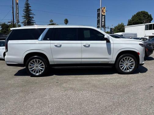 2024 Cadillac Escalade ESV Premium Luxury