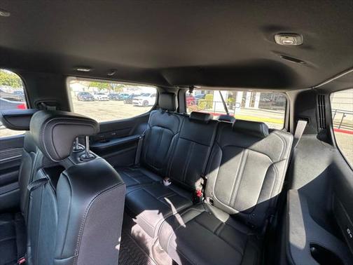 2024 Jeep Wagoneer Series II 4x2