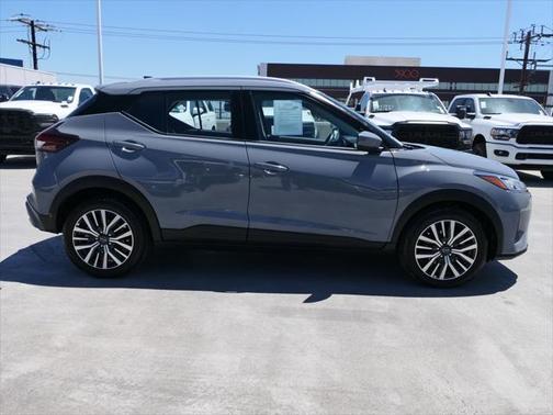 2022 Nissan Kicks SV
