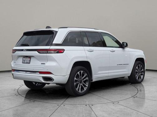 2022 Jeep Grand Cherokee 4xe Overland