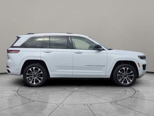2022 Jeep Grand Cherokee 4xe Overland