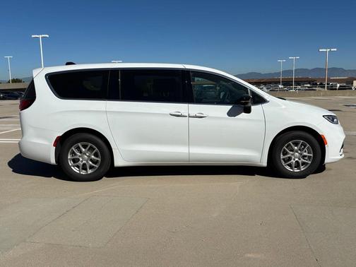 2026 Chrysler Pacifica L