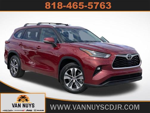Pearl 2022 Toyota Highlander XLE