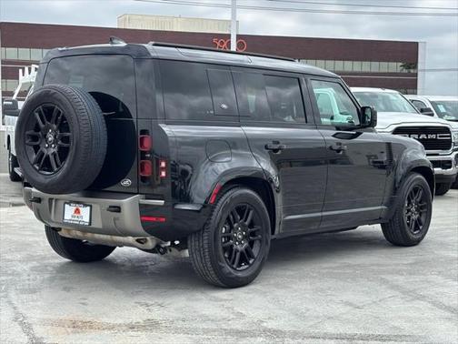 2023 Land Rover Defender 110 X-Dynamic SE