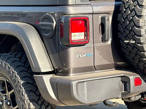 2025 Jeep Wrangler 4xe Willys