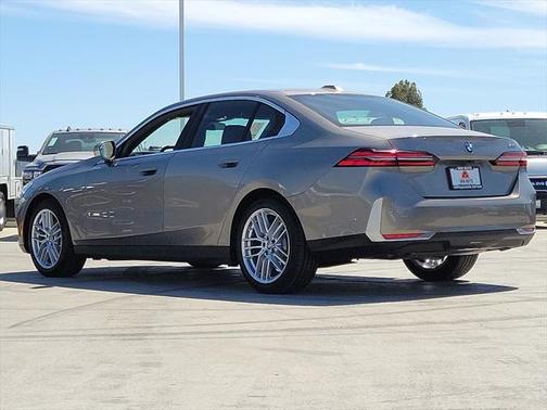 2024 BMW 530 i