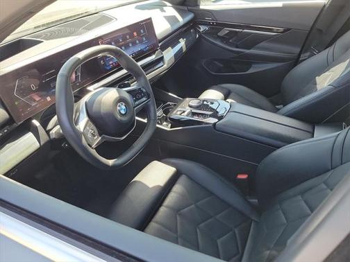 2024 BMW 530 i