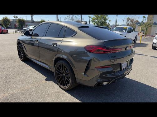 Manhattan Green Metallic 2023 BMW X6 xDrive40i