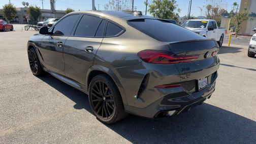 Manhattan Green Metallic 2023 BMW X6 xDrive40i