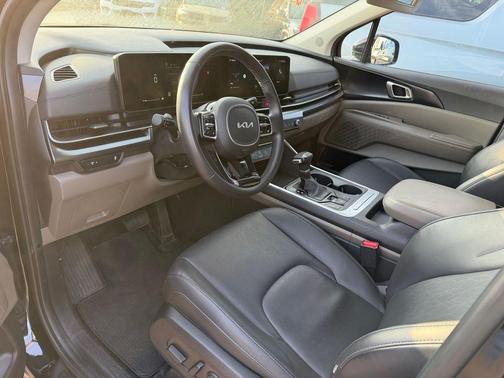 2025 Kia Carnival LXS