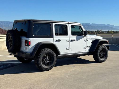 Bright White Clearcoat 2026 Jeep Wrangler Willys