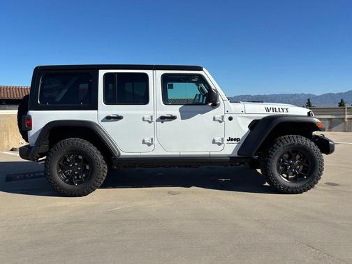 Bright White Clearcoat 2026 Jeep Wrangler Willys