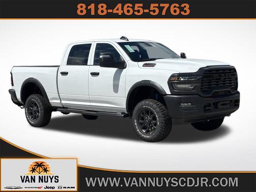 Bright White Clearcoat 2026 RAM 2500 Tradesman Crew Cab 4x4 6'4' Box Truck