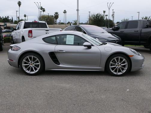 2017 Porsche 718 Cayman Base
