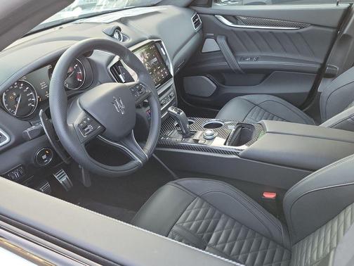 2023 Maserati Ghibli Trofeo