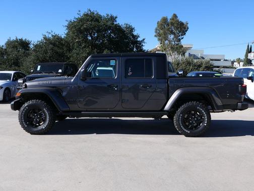 2026 Jeep Gladiator Willys