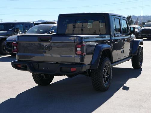 2026 Jeep Gladiator Willys