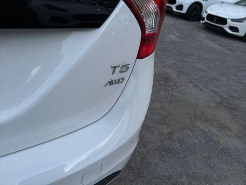 2018 Volvo V60 Cross Country T5