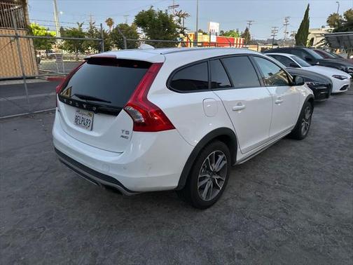 2018 Volvo V60 Cross Country T5