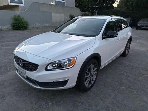 2018 Volvo V60 Cross Country T5