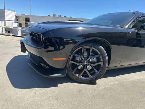 Pitch Black Clearcoat 2021 Dodge Challenger GT