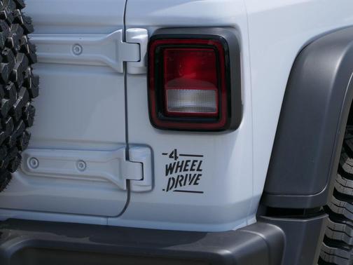 Bright White Clearcoat 2026 Jeep Wrangler Willys