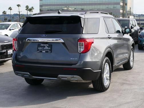 Gray Metallic 2024 Ford Explorer XLT
