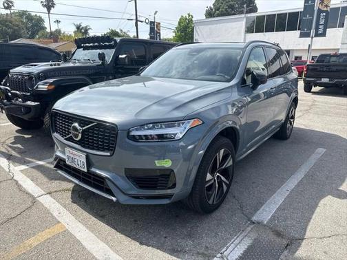 2023 Volvo XC90 Recharge Plug-In Hybrid T8 Plus Dark Theme 7-Seater