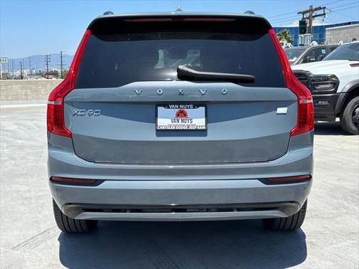 2023 Volvo XC90 Recharge Plug-In Hybrid T8 Plus Dark Theme 7-Seater