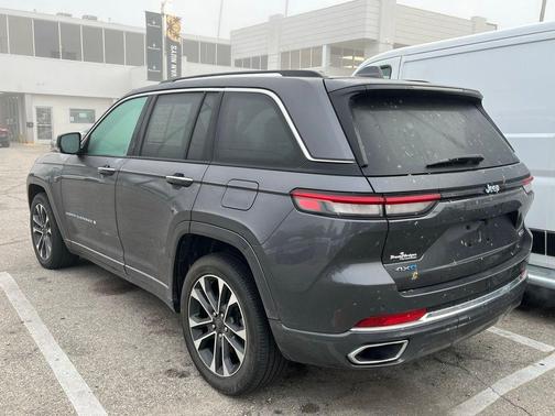 2022 Jeep Grand Cherokee 4xe Overland