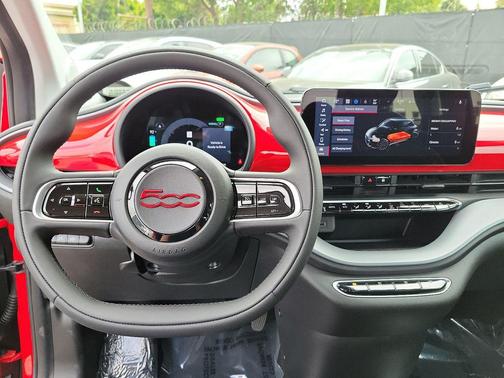 2024 FIAT 500e INSPI(RED) FWD