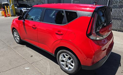 Inferno Red 2025 Kia Soul LX
