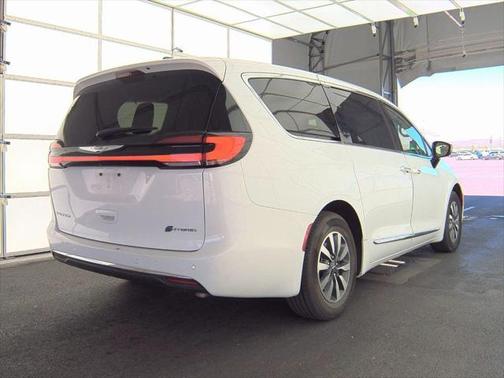 2023 Chrysler Pacifica Hybrid Limited