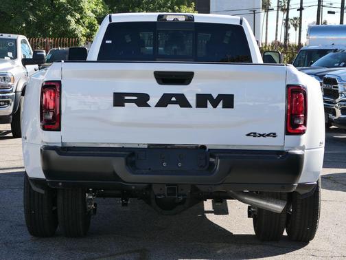 2026 RAM 3500 Tradesman Crew Cab 4x4 8' Box