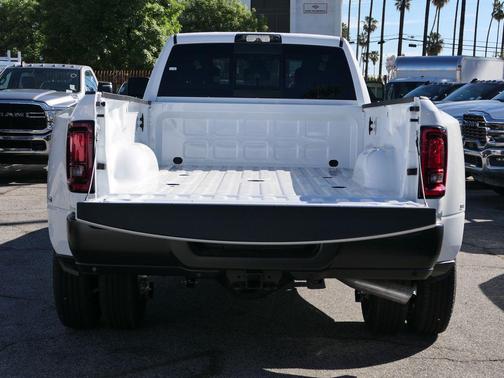 2026 RAM 3500 Tradesman Crew Cab 4x4 8' Box