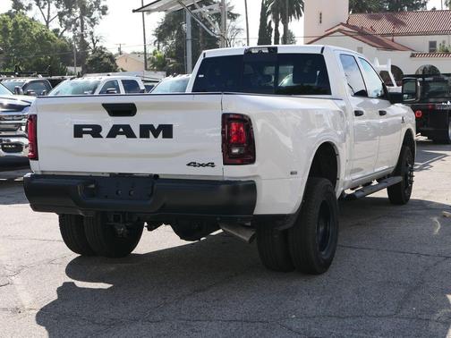 2026 RAM 3500 Tradesman Crew Cab 4x4 8' Box