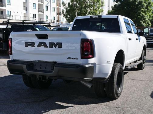 2026 RAM 3500 Tradesman Crew Cab 4x4 8' Box