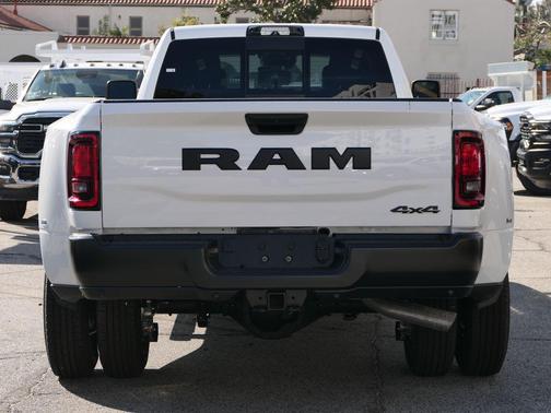 2026 RAM 3500 Tradesman Crew Cab 4x4 8' Box