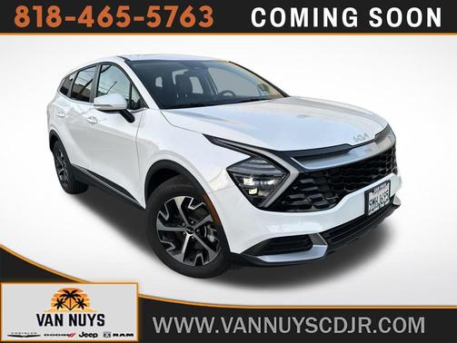 White Pearl 2024 Kia Sportage EX