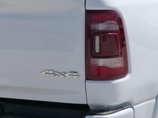 Bright White Clearcoat 2022 RAM 1500 Limited