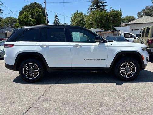 2024 Jeep Grand Cherokee 4xe Trailhawk